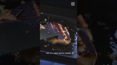 20 minute Teriyaki Salmon fried rice #recipe! #shorts #foodie #healthy #mealprep #cooking #budget